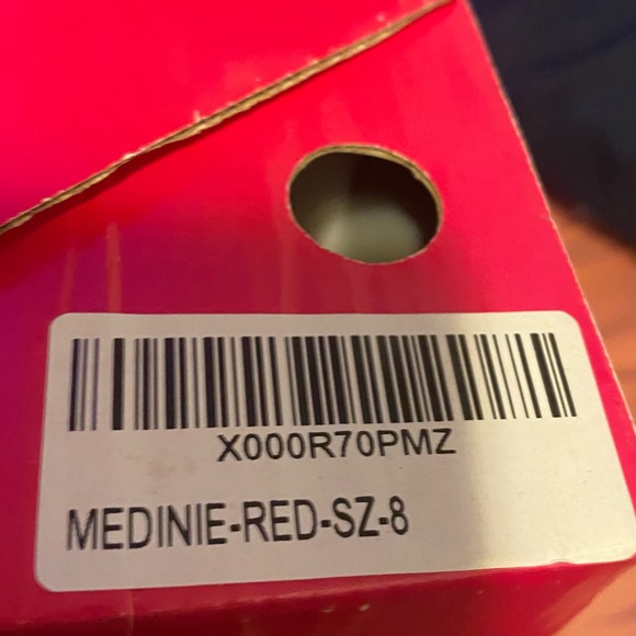 Sandals - Picture 2 of 3